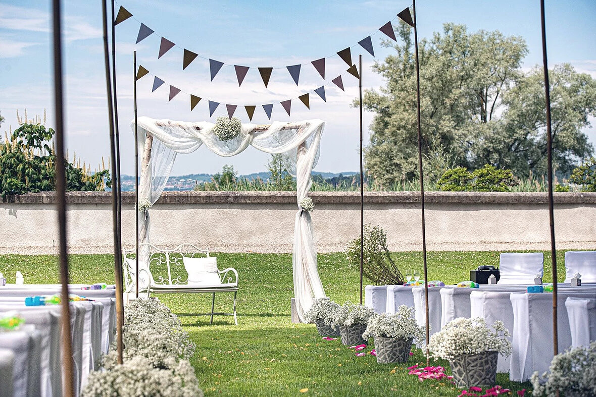 freie Traurede, Hochzeitspaar, freie Traurednerin, Festreden